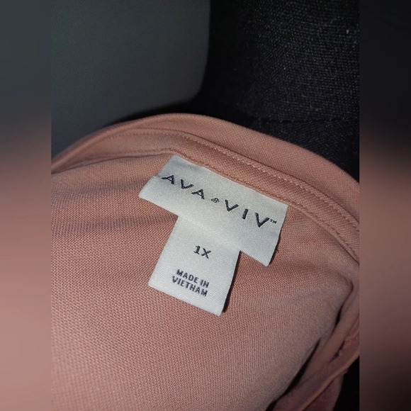 An Ava & Viv Dusty Rose Short sleeve Tee Shirt Plus Sized - Picture 5 of 6